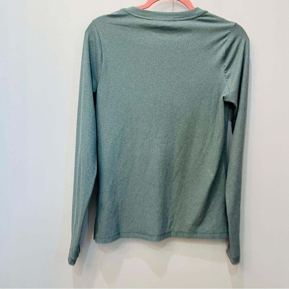Athleta Women Green Uptempo Ribbed Long Sleeve Henley Top sz Medium - Picture 3 of 6